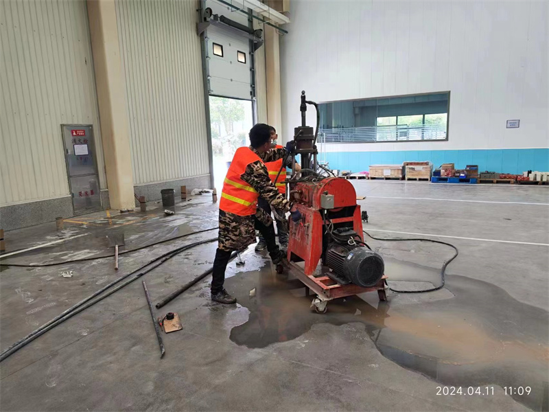 梁山厂房地面下沉塌陷注浆加固施工